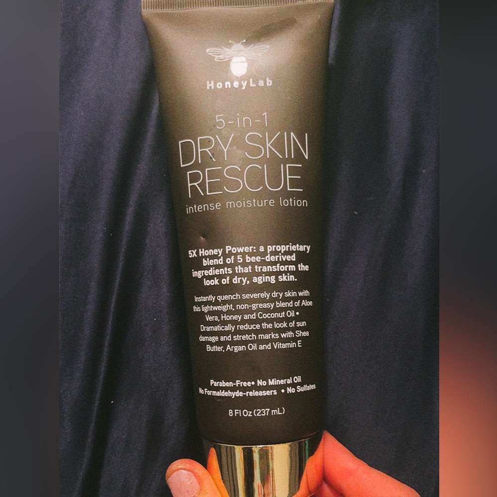 5-in-1 Dry Skin Rescue Intense Moisture Lotion